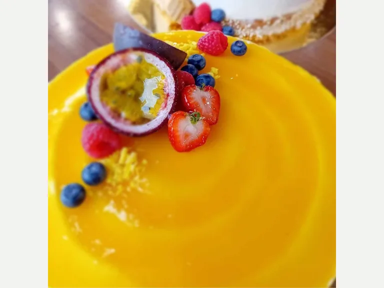 Mango-passionjuustokakku 10 hlö